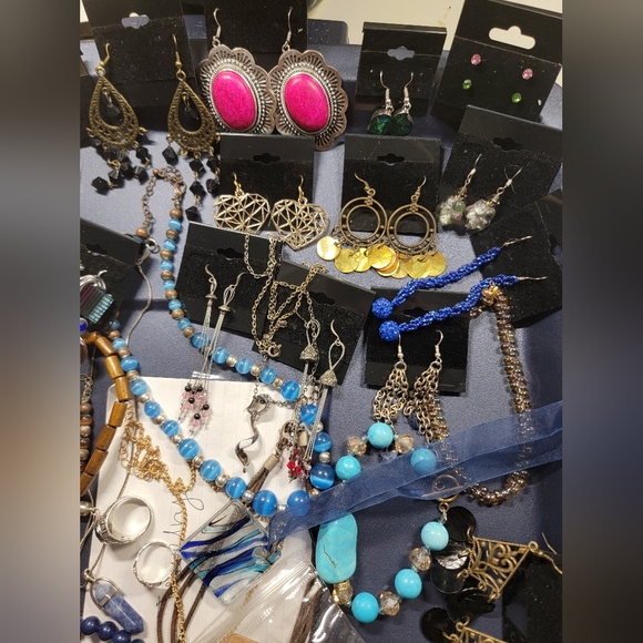 Not So Mystery Jewelry Envelope 1 piece of Jewelry pictured in ea envelope. - Picture 14 of 16